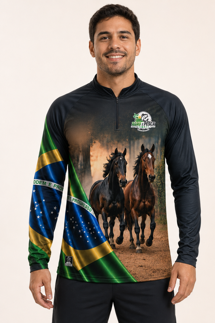 Pessoa usando a camiseta modelo Puro Sangue