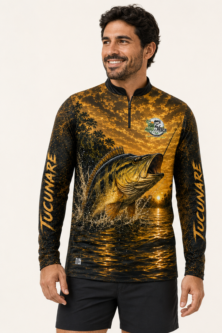 Pessoa usando a camiseta modelo Tucunaré
